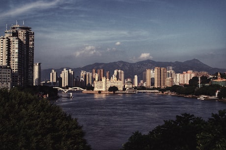 雨后的故事 动态图 幸福正在等你；清霜冷絮铺地