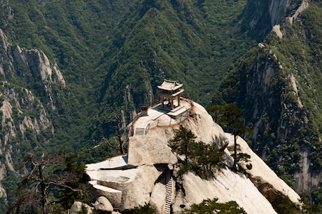 华山跳崖(华山跳崖，勇气与危险并存)