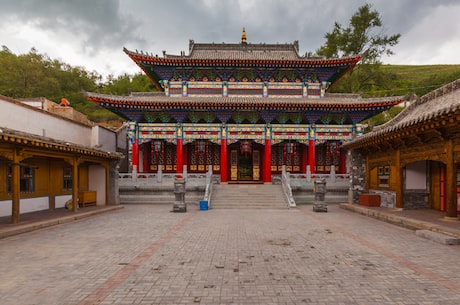 西山八大处灵光寺(走进北京西山八大处灵光寺，感受千年文化古韵)